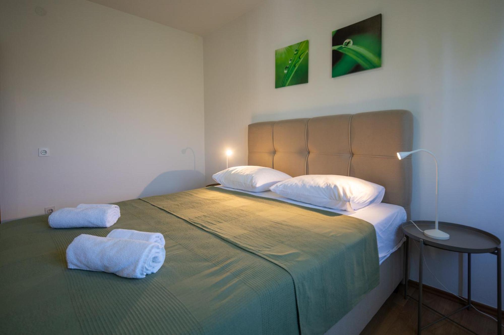 Apartments Gaja Green Ap Sveti Filip i Jakov Extérieur photo